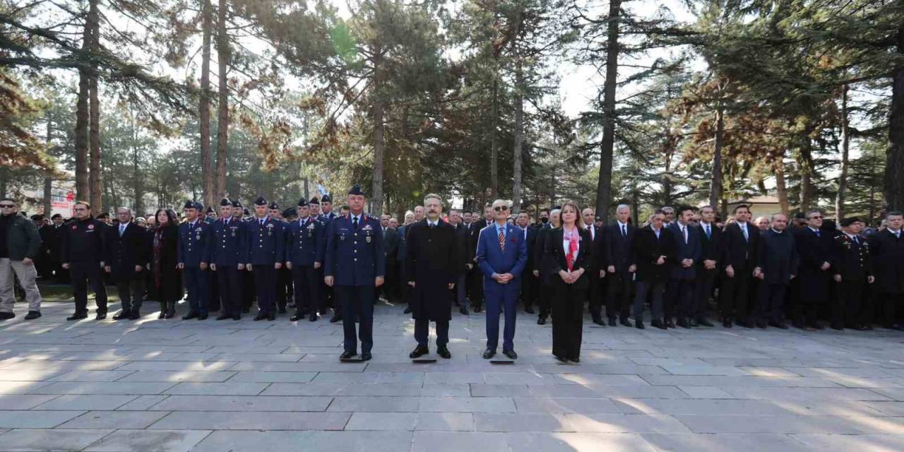 Şehitler Kabirleri Başında Rahmet Ve Şükranla Anıldı
