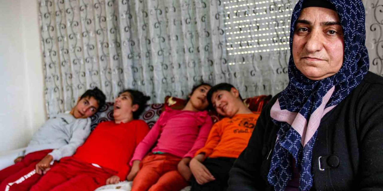 7 Çocuktan 4’ü Als Hastası Olan Annenin Kahramanlığı Göz Yaşartıyor