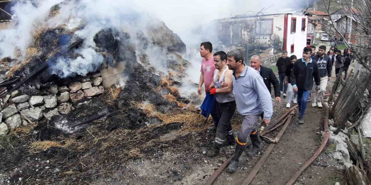 Bolu’da 3 Ev 1 Samanlık Küle Döndü: 2 Yaralı