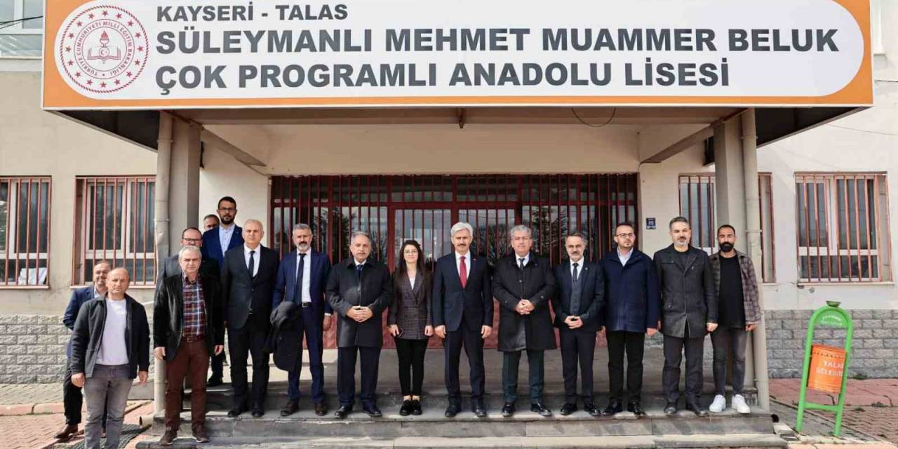 Başkan Yalçın Süleymanlılı Öğrencilerin Çanakkale Tiyatrosu’nu İzledi