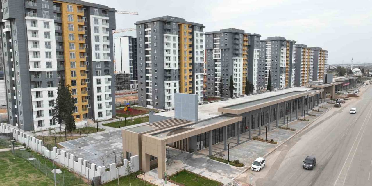 Kepez Güneş Mahallesi’nde Anahtarlar Veriliyor