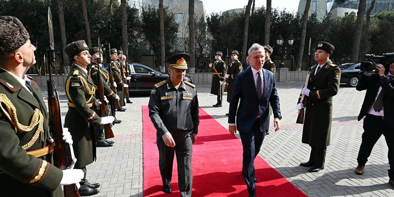 Nato Genel Sekreteri Stoltenberg, Azerbaycan Savunma Bakanı Hasanov’la Görüştü