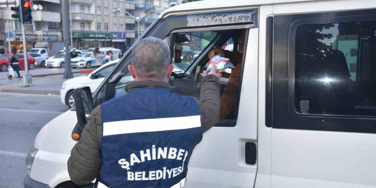 Şahinbey Belediyesi İftara Beş Kala İle Vatandaşların Yanında