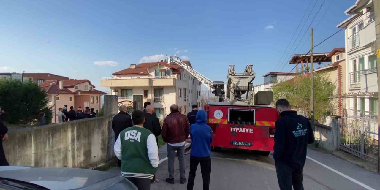 Vatandaşlar Yangını Meraklı Gözlerle İzledi