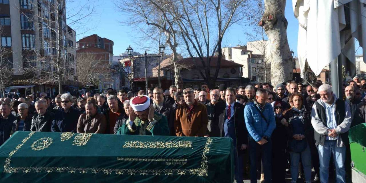 Yamaç Paraşütü Kazasında Hayatına Kaybeden Öğretim Görevlisi Toprağa Verildi