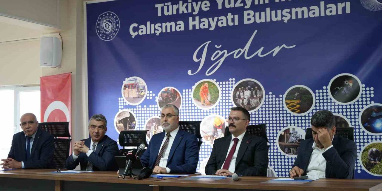 Bakan Işıkhan: "Yürüdüğümüz Her Yolu Halkımızla Birlikte Omuz Omuza Yürüdük Ve Yürümeye  Devam Ediyoruz"