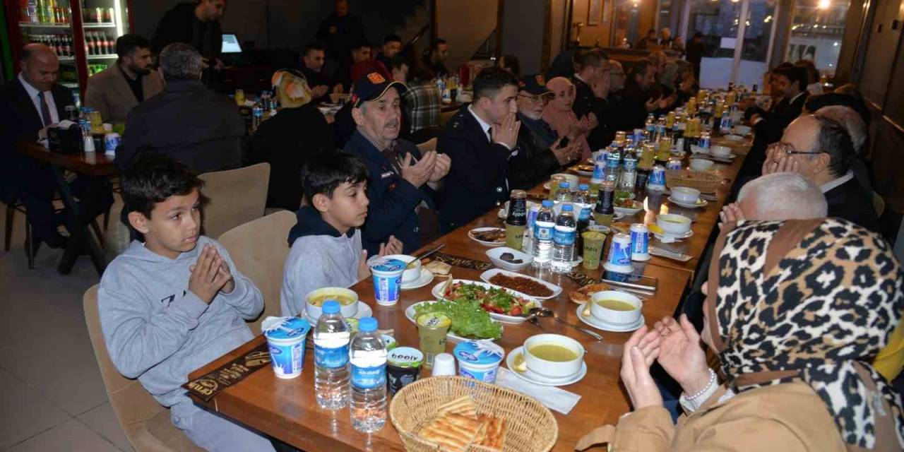 Türkeli’de Şehit Aileleri Ve Gazilere İftar
