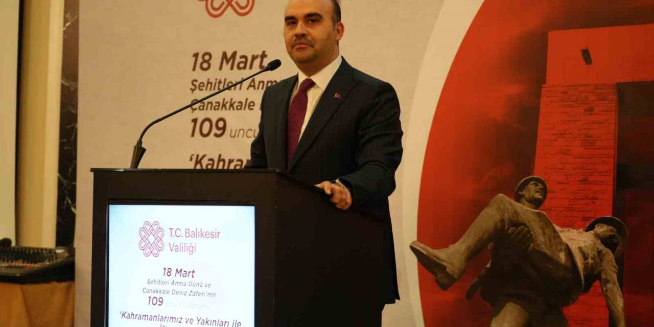 Bakan Kacır: "Bol Yıldızlı Bayrakların Değil, Ay Yıldızlı Bayrağın Gölgesinde Cumhuriyeti Kurduk"