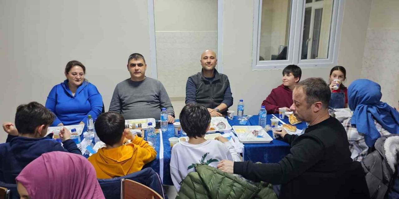 Bandırma Koyunculuk Araştırma Müdürlüğü’nde Geleneksel İftar Yemeği