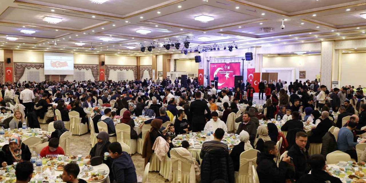 Vali Akkoyun Gazi Ve Şehit Aileleriyle İftarda Buluştu