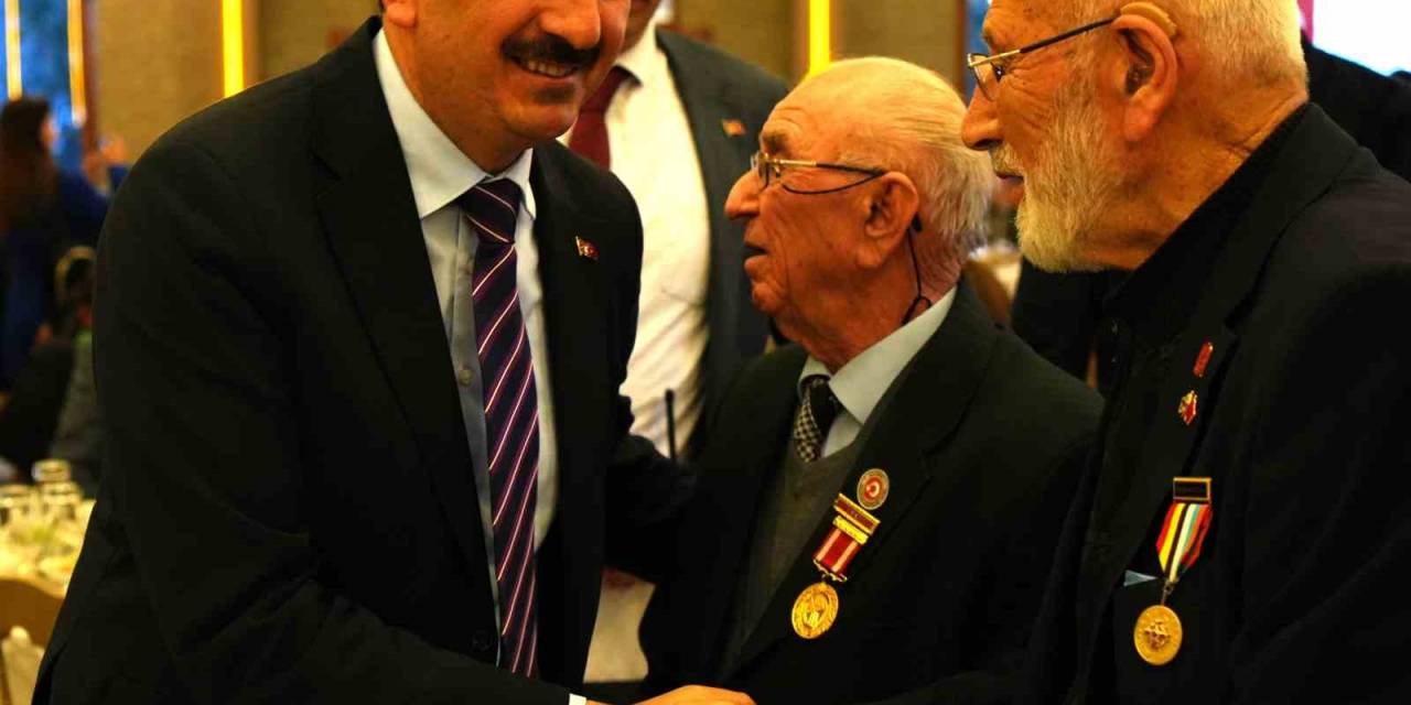 Edirne’de Şehit Aileleri Ve Gaziler İftarda Bir Araya Geldi