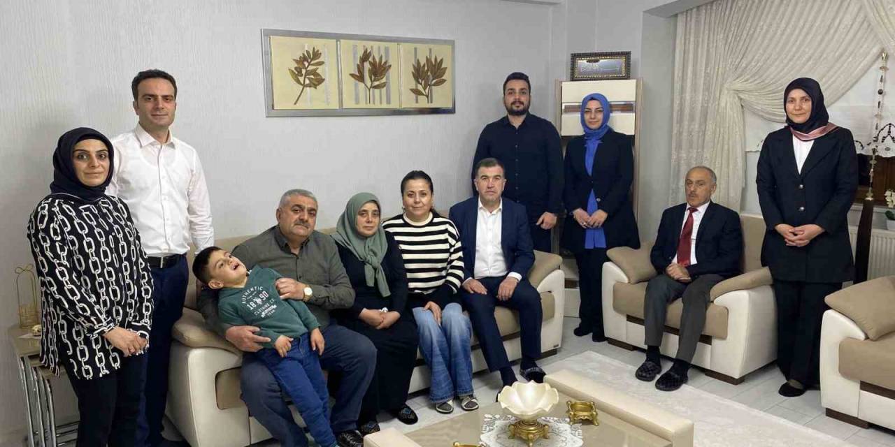 Vali Eldivan Şehit Ailesinin İftar Sofrasına Konuk Oldu