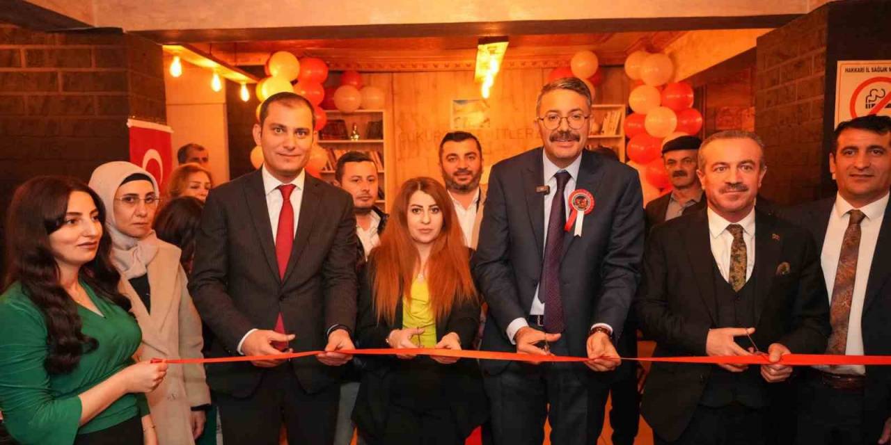 Hakkari’de  “Ölümsüz Kahramanlar Köşesi” Açıldı