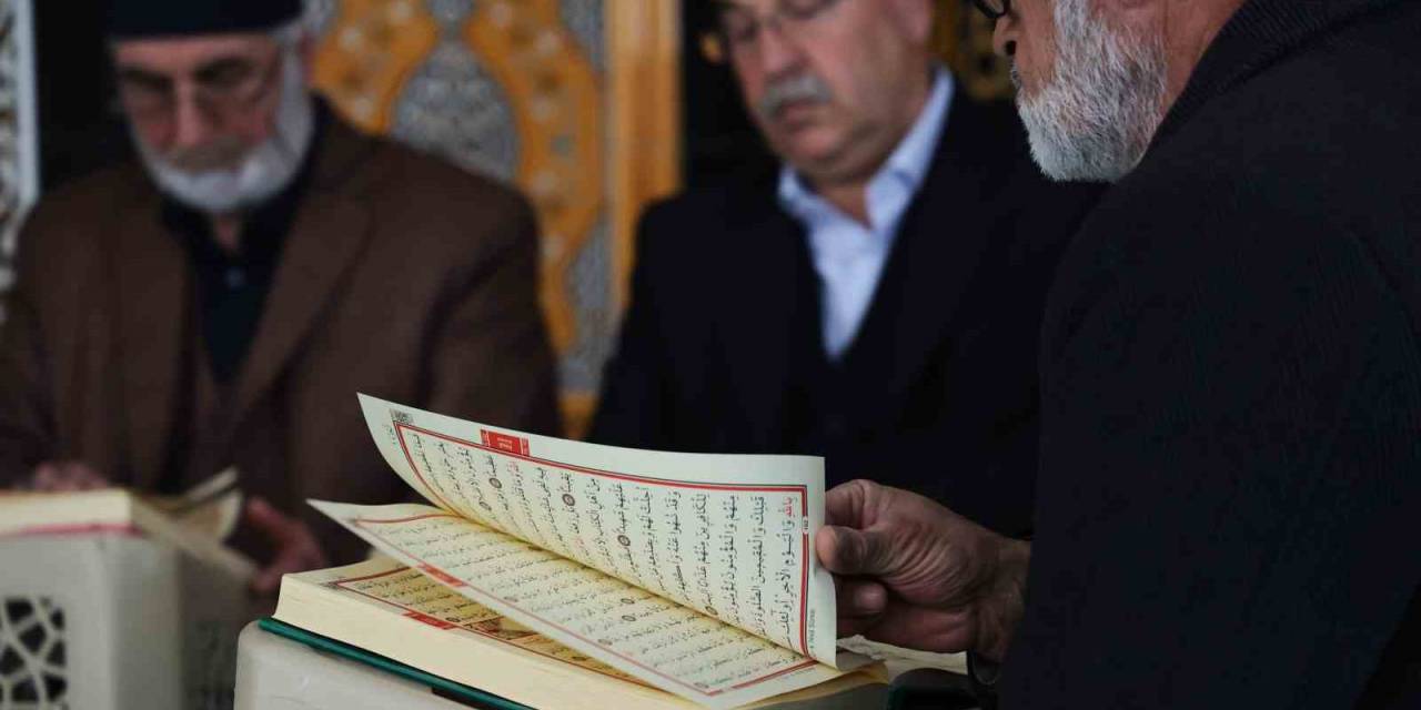 Elazığ’ın Camileri Mukabele Halkalarıyla Şenlendi