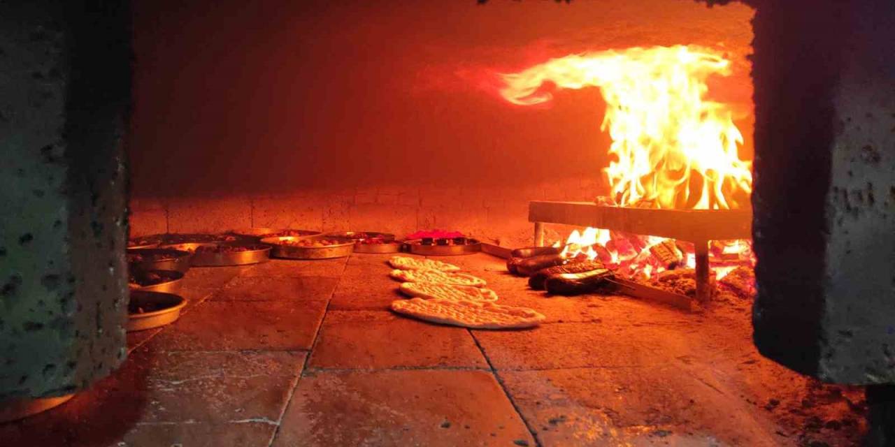 Şanlıurfa’nın Yöresel Tepsi Yemekleri Fırınları Süslüyor