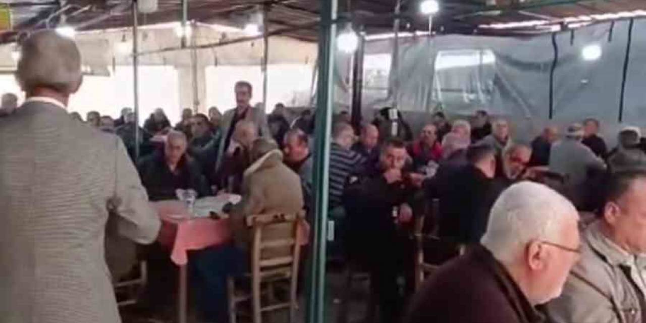 Başkan Adayı Konuşurken Onlar Oyunu Bırakmadı, O Anlar Sosyal Medyada İlgi Odağı Oldu