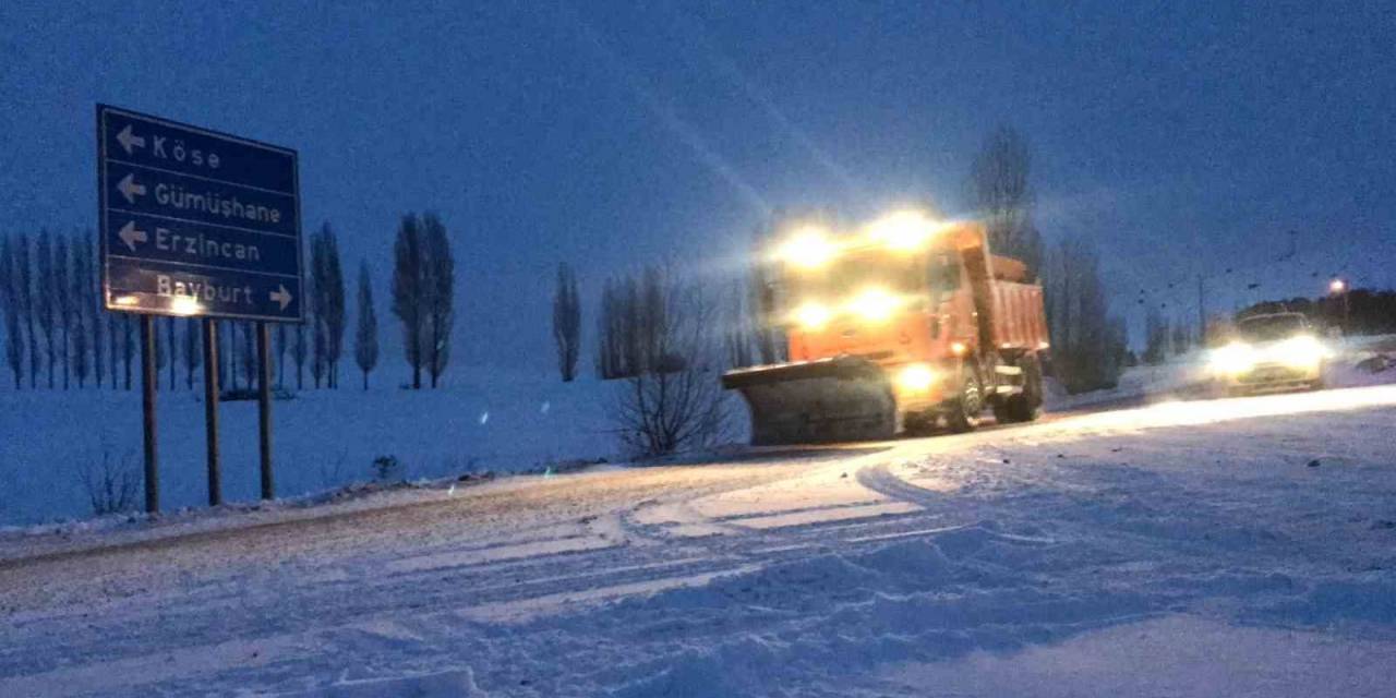 Bayburt’un Yüksek Kesimlerinde Kar Yağışı Etkili Oldu