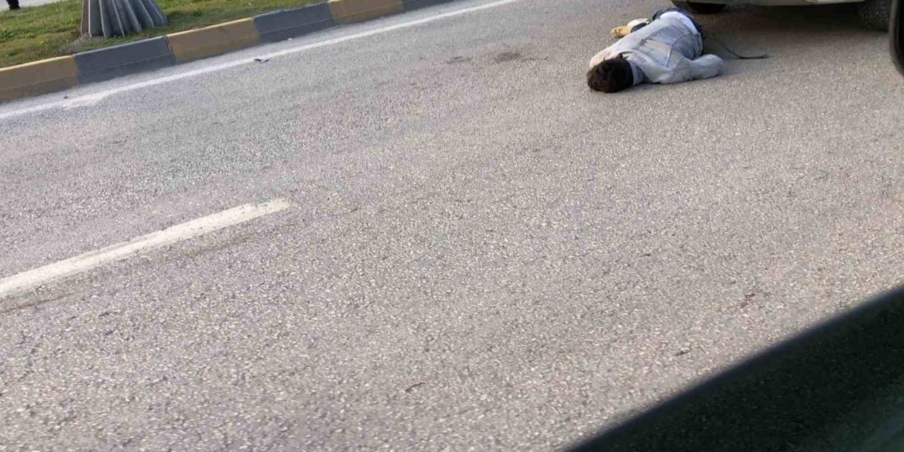 Üstgeçidi Kullanmayan Genç Otomobilin Çarpmasıyla Metrelerce Uçtu