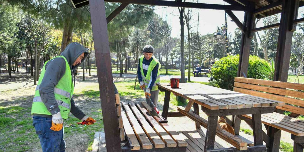 Esenyurt’ta Parklar Yenileniyor