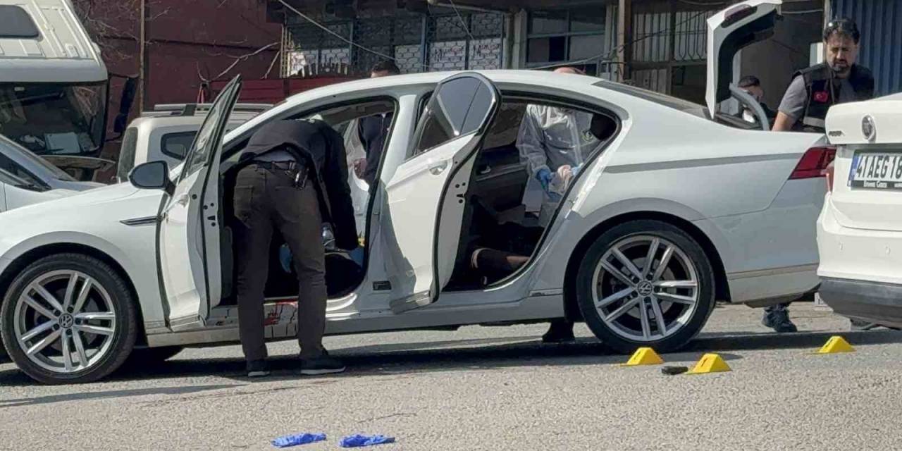 Husumetlisini Otomobilden İndiği Esnada Tabancayla Vurdu