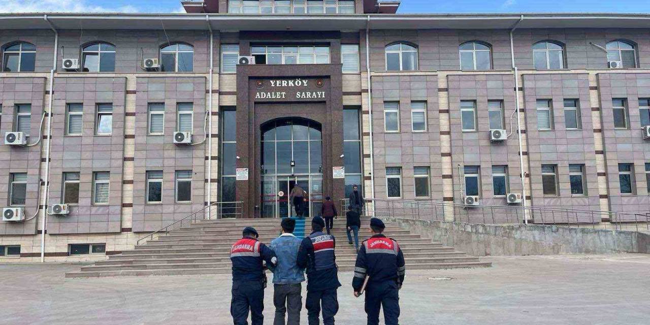 Yozgat’ta Aranması Olan 12 Şahıs Yakalandı