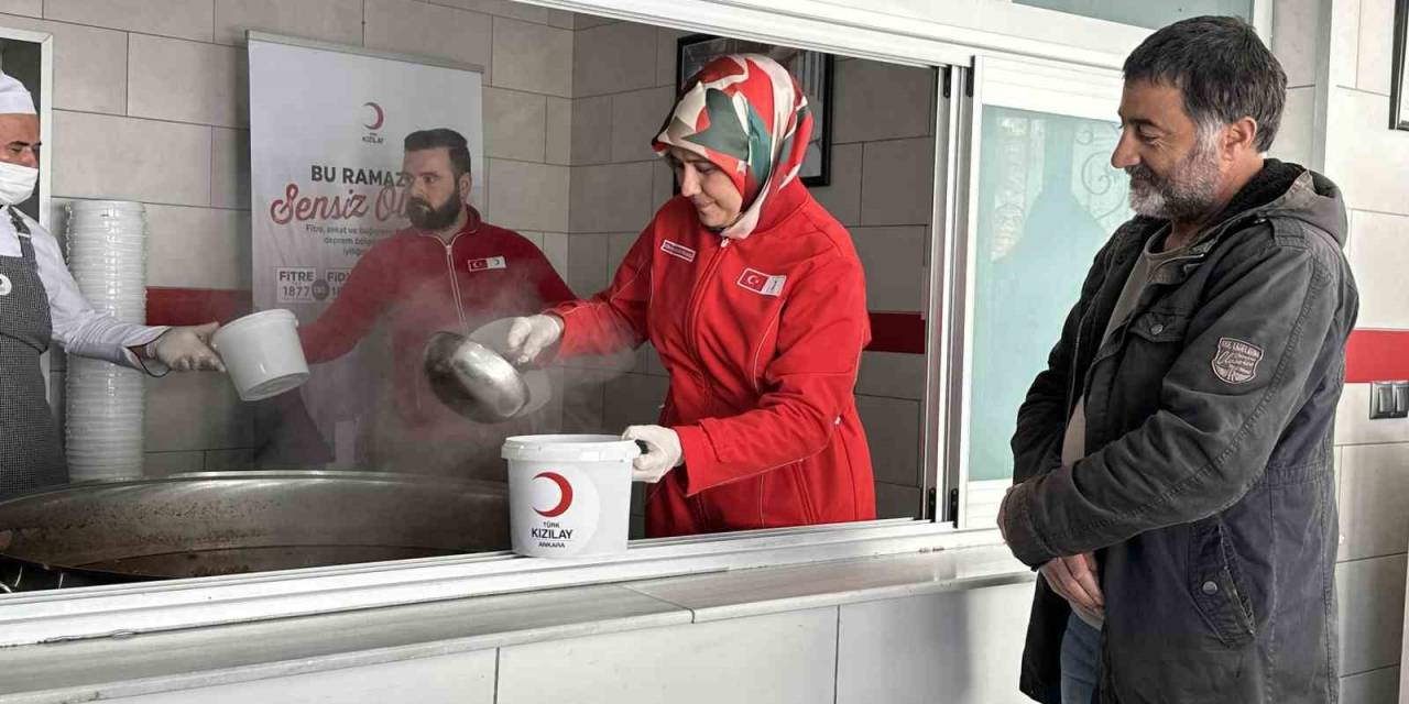 Kızılay’dan, Ankara’da Her Gün 3 Bin Aileye Sıcak Yemek