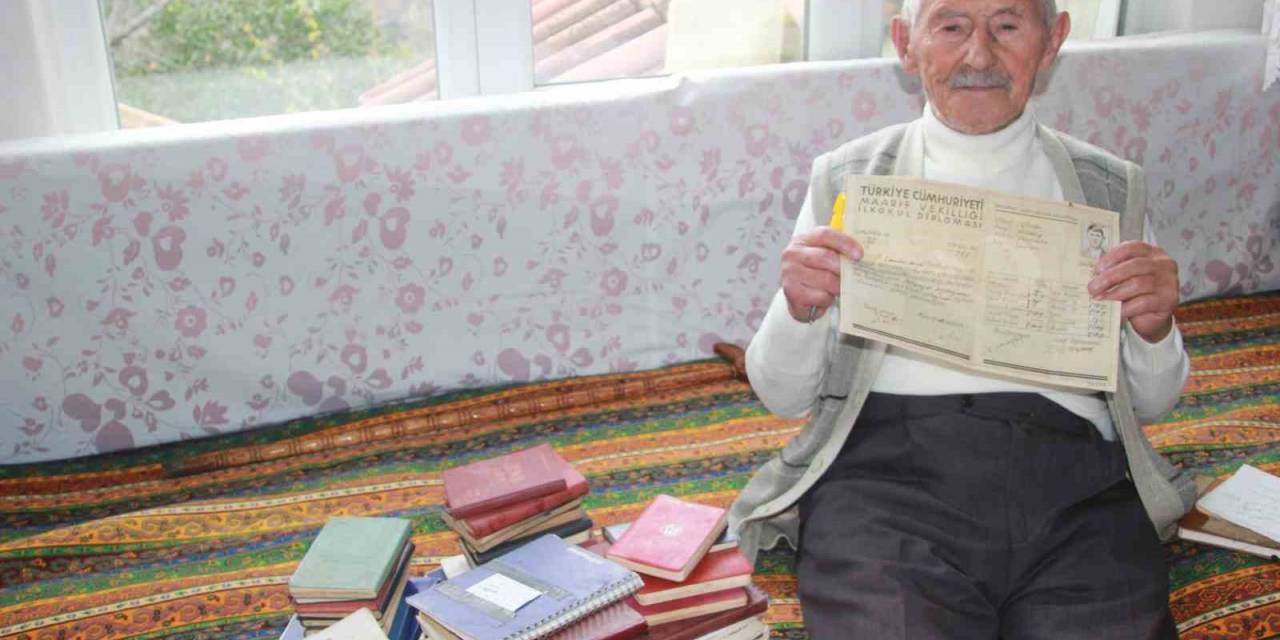 Asırlık Çınar 72 Yıldır Günlük Tutuyor: “Okudukça Gençliğim Gözümün Önüne Geliyor”