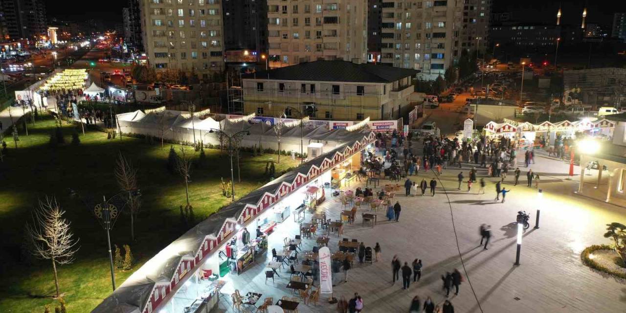 Ramazan Sokağı Yoğun İlgi Görüyor