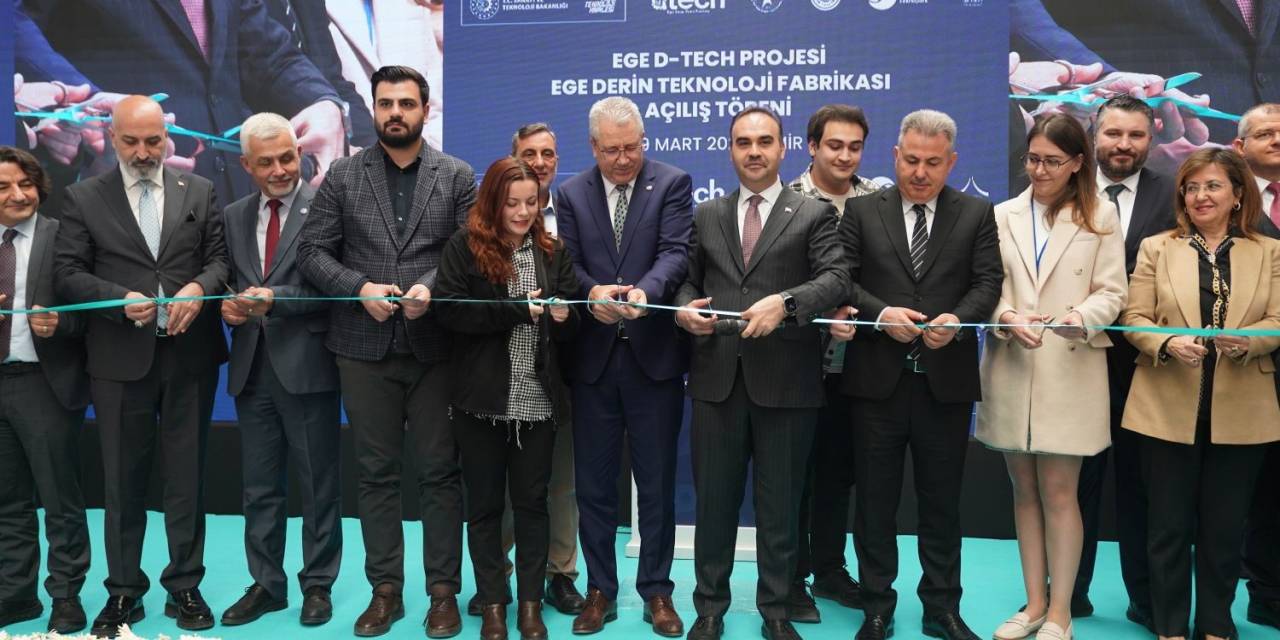 Bakan Kacır Ege Derin Teknoloji Fabrikası’nın Açılışını Gerçekleştirdi