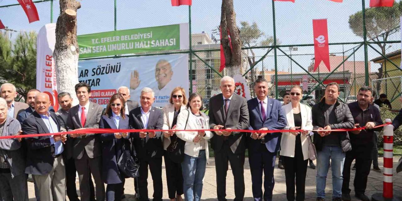 Efeler Belediyesi Umurlu Mahallesi’ndeki Halı Sahayı Hizmete Açtı