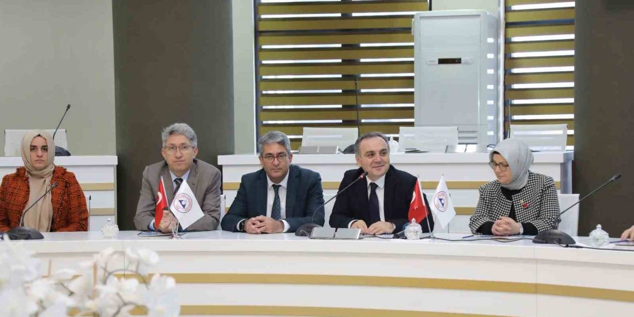 Erü’de “Toplumda Sosyolojik Gelişmeler” Konulu Toplantı Düzenlendi