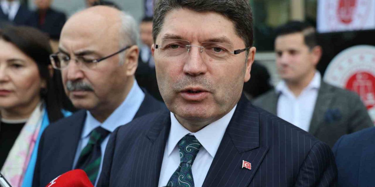 Adalet Bakanı Tunç: "Maçta Meydana Gelen Olaylarla İlgili 38 Kişinin Kimlikleri Tespit Edildi, Gözaltı Süreçleri Devam Ediyor"