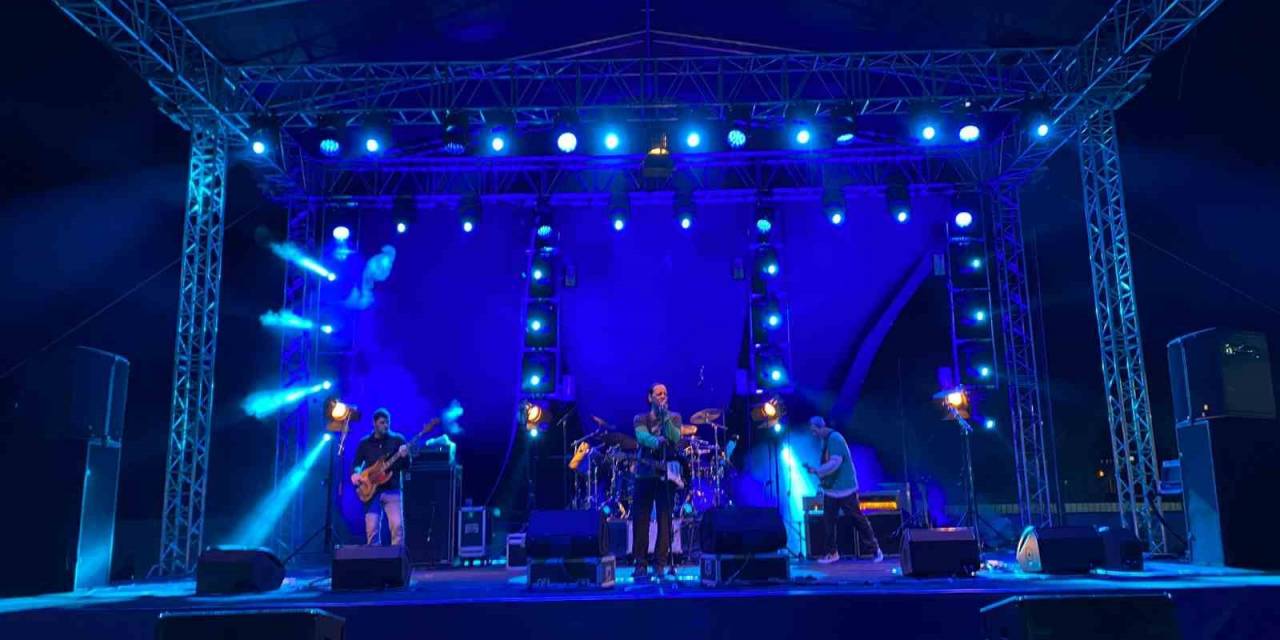 Söke Yeni Otogarı Açılışında “Duman” Sahne Aldı