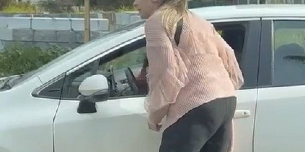 Trafikte Kadın Kadına Kavga