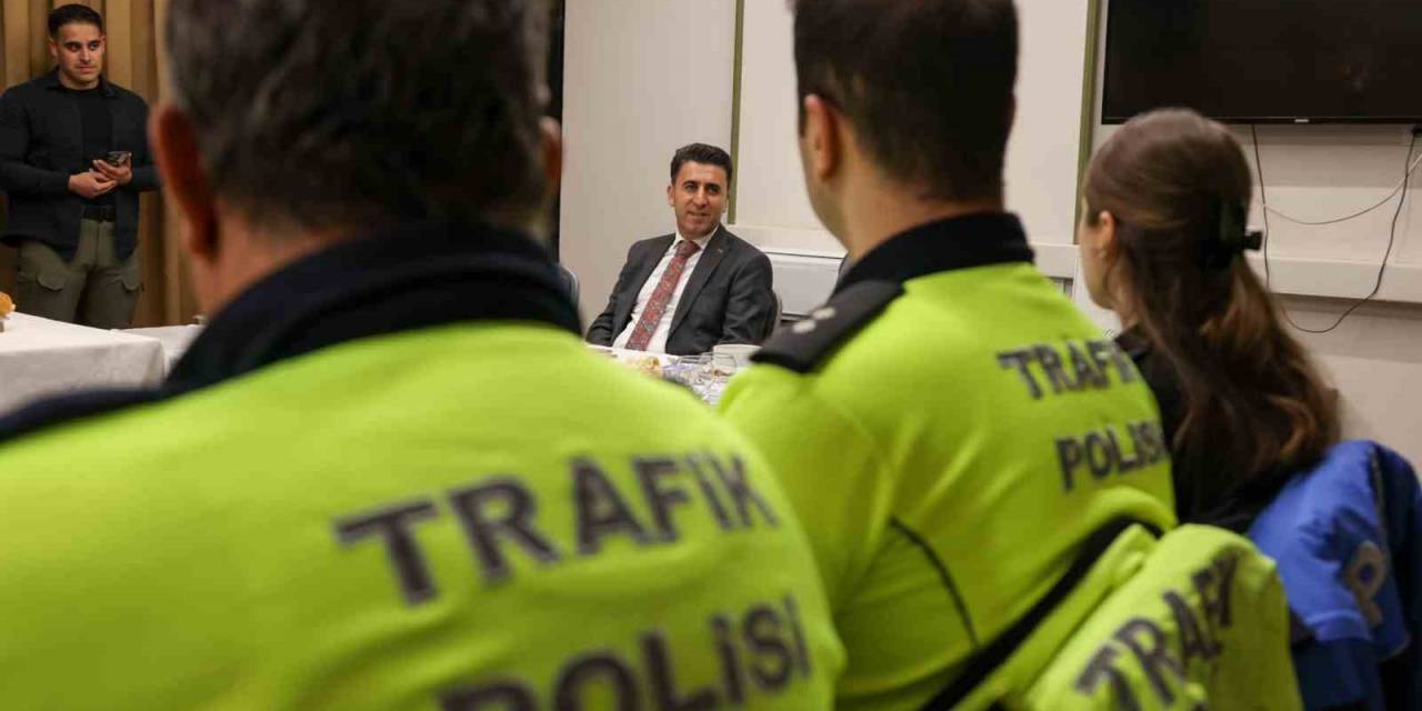 Polis Memurlarının İftar Sofralarına Misafir Oldu