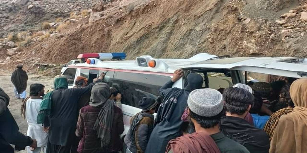 Pakistan’da Madende Patlama: 12 Ölü