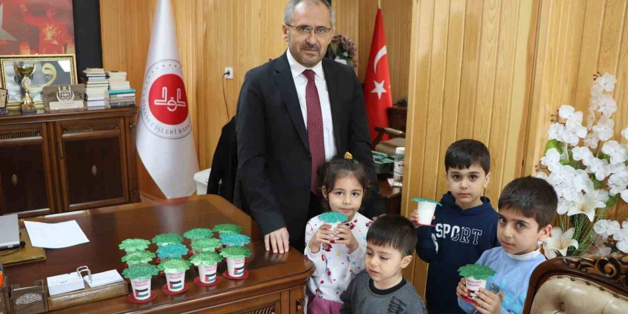 Elazığ’da Filistin İçin Bağışlar Devam Ediyor