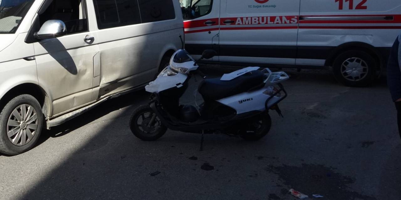 Yerde Yatan Yaralı Vatandaşa İlk Müdahaleyi Vatandaşlar Yaptı