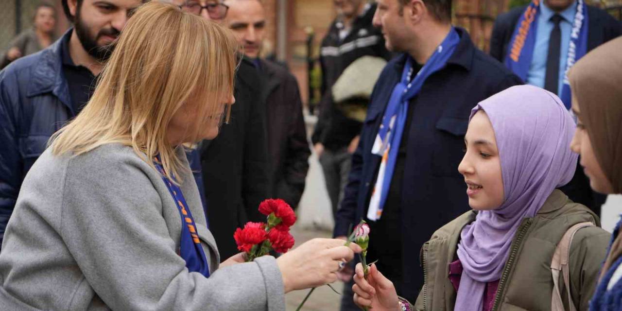 Bayraktar, “Bayrampaşa’da Önceliğimiz Kentsel Dönüşüm Ve Otopark, Kadın, Çocuk, Spor Odaklı Pek Çok Projemiz De Var”