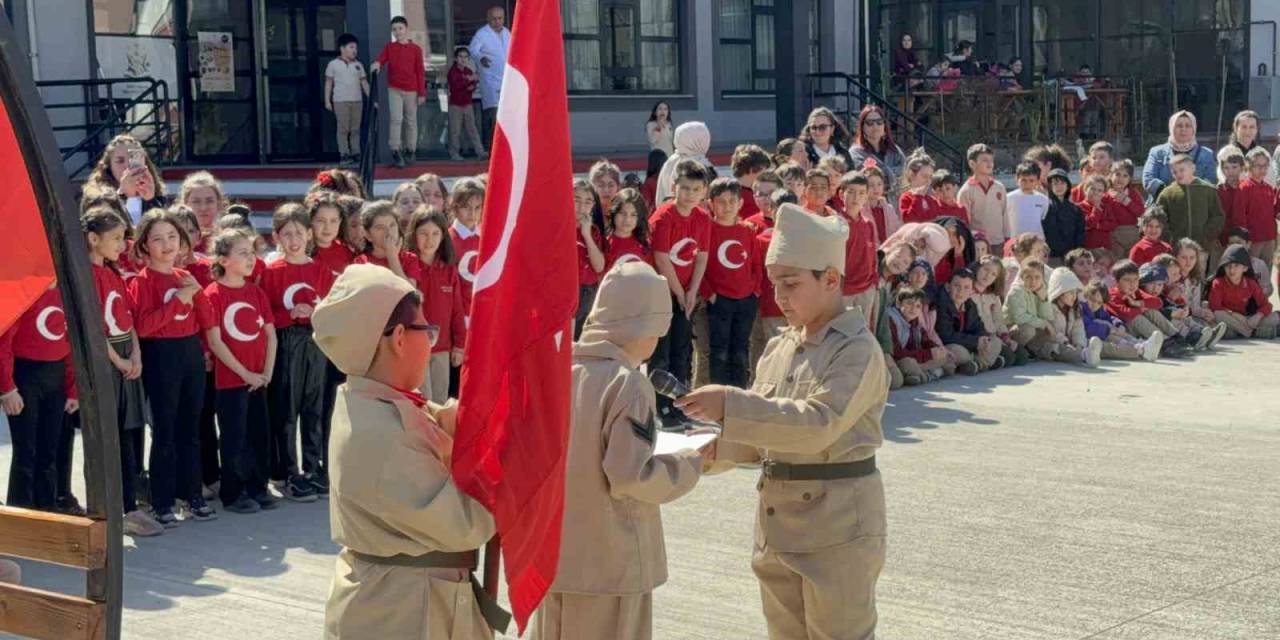 Çanakkale’yi Okullarının Bahçesinde Canlandırdılar, Büyük Alkış Topladılar