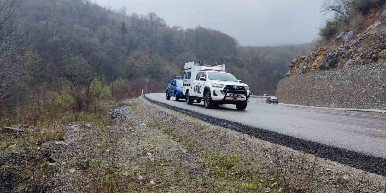 Kontrolden Çıkan Otomobil 10 Metreden Dereye Uçtu; 1 Yaralı