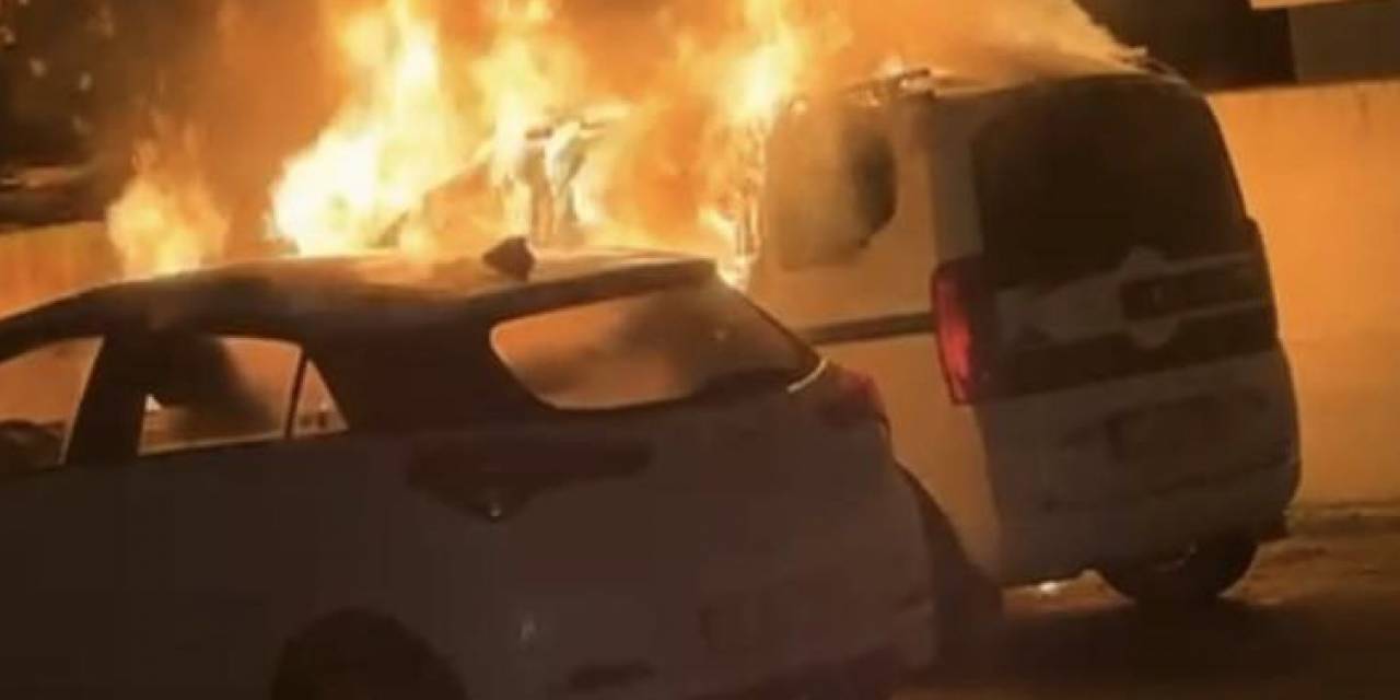 Osmaniye’de Park Halindeki Araç Alev Alev Yandı