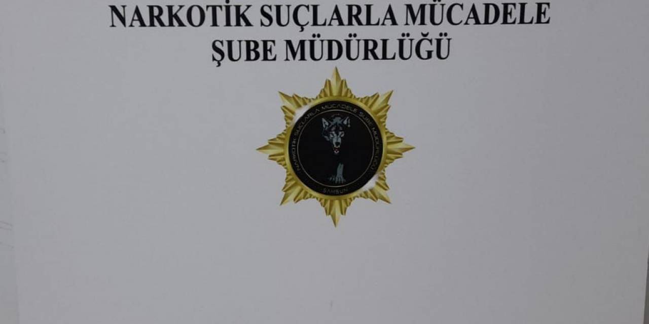 Uçaktaki Yolcunun Şampuan Kutusundan Uyuşturucu Çıktı