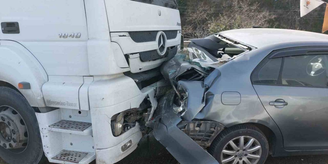 Samsun’da Zincirleme Trafik Kazası: 1’i Polis 3 Yaralı