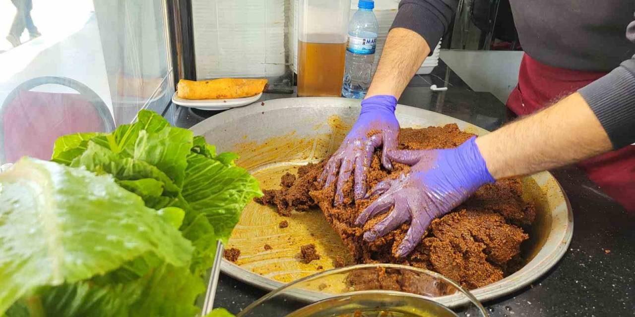 Adıyaman’ın Eşsiz Lezzeti Çiğköfte Ramazan’da Da Sofralarda