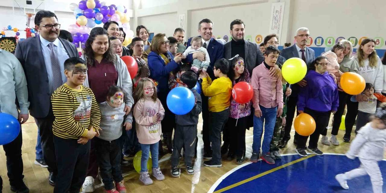 Down Sendromlu Çocuklar Farkındalık Günü Etkinliğinde Doyasıya Eğlendi