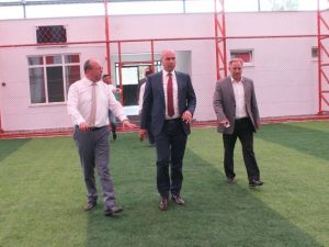 Tekkeköy Belediyesi’nden Kapalı Halı Saha