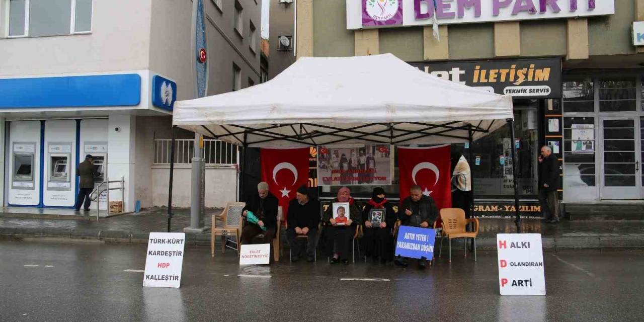 Acılı Anne Koçhan: “Onların Çocukları Üniversitelerde Okuyor, Bizimkiler De Dağların Başında”