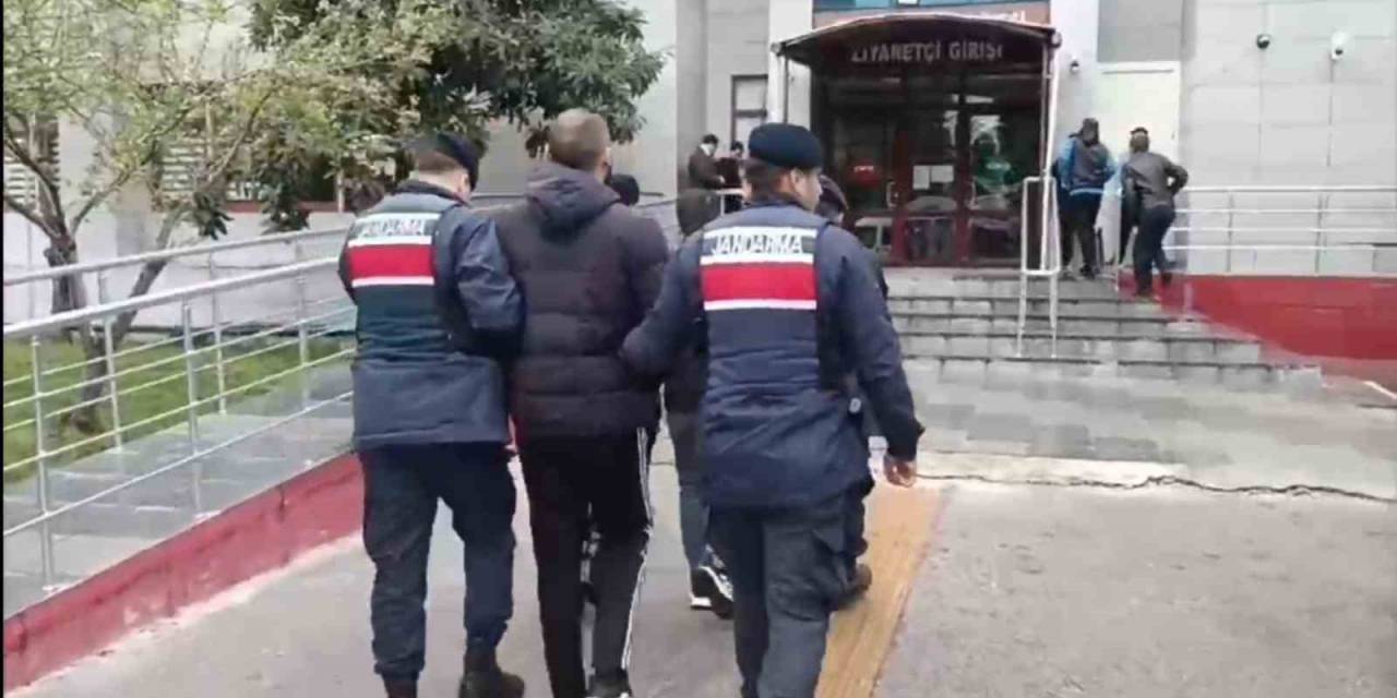 Balıkesir’de Uyuşturucu Ve Silah Tacirlerine Operasyon: 3 Tutuklu