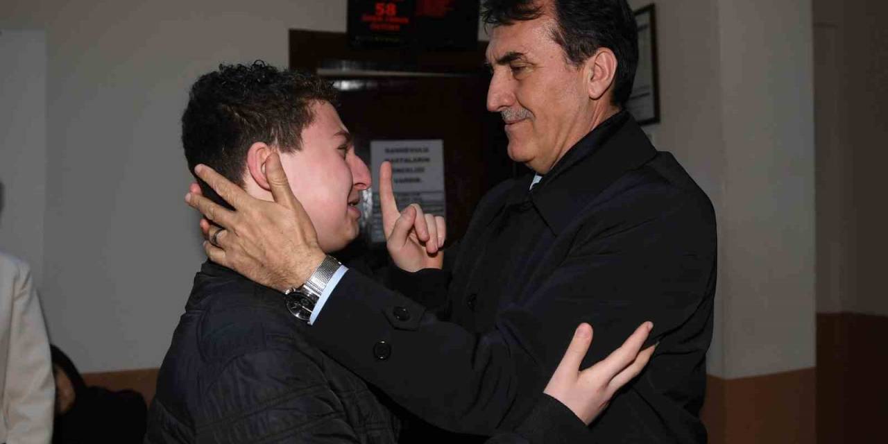 Dündar’a Sevgi Dolu Karşılama